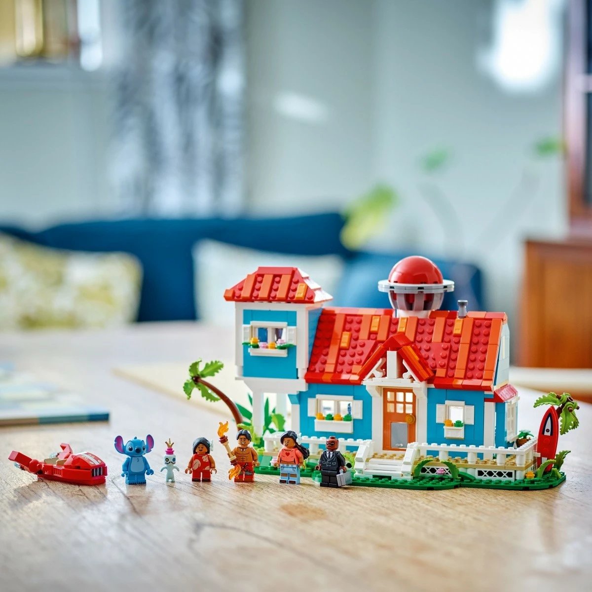 Set ndërtimi LEGO Disney Beach House Lilo and Stitch 43268, 834 pjesë