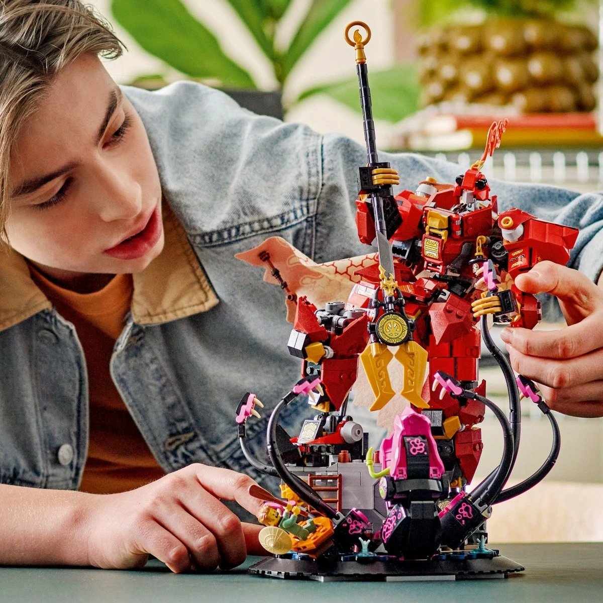 Set LEGO Ninjago Fire Knight Mech 71846, 996 pjesë, për 14+