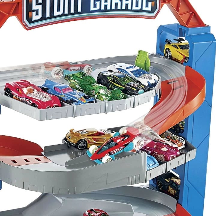 Set garazh lodër Hot Wheels City Stunt Garage, plastikë, shumëngjyrësh