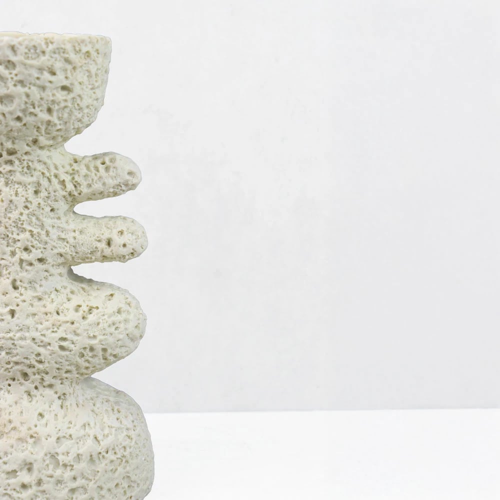 Mbajtës qirinjsh LUSTRE III, dekor, rrëshirë, bezhë, 14.5x9.5x25cm