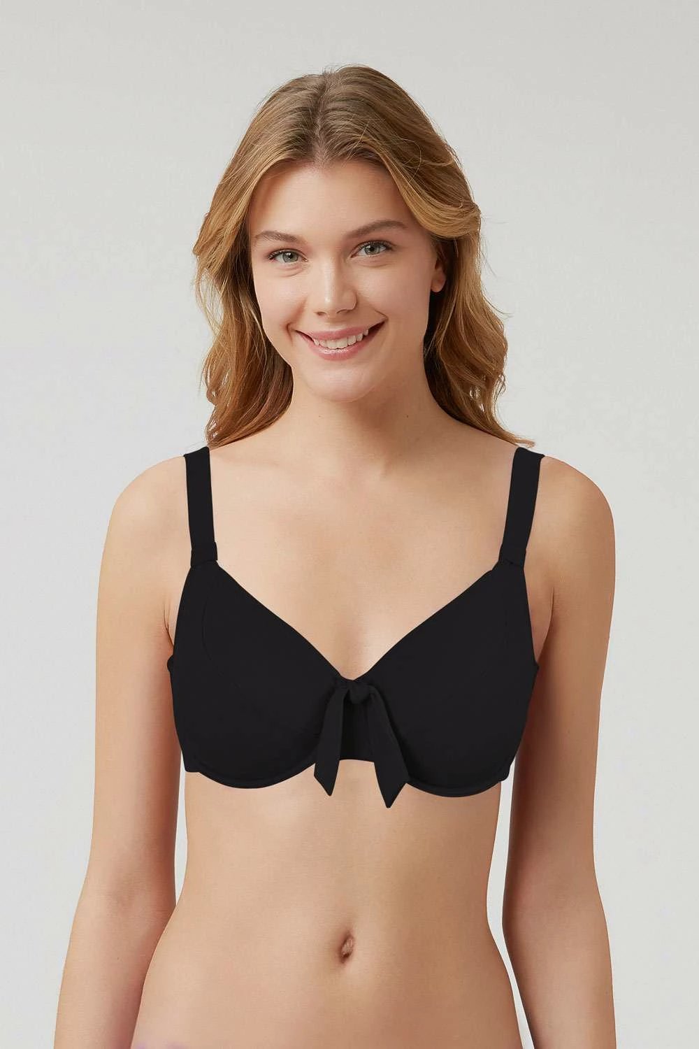 Bikini top i zi Jumeon, Sabina