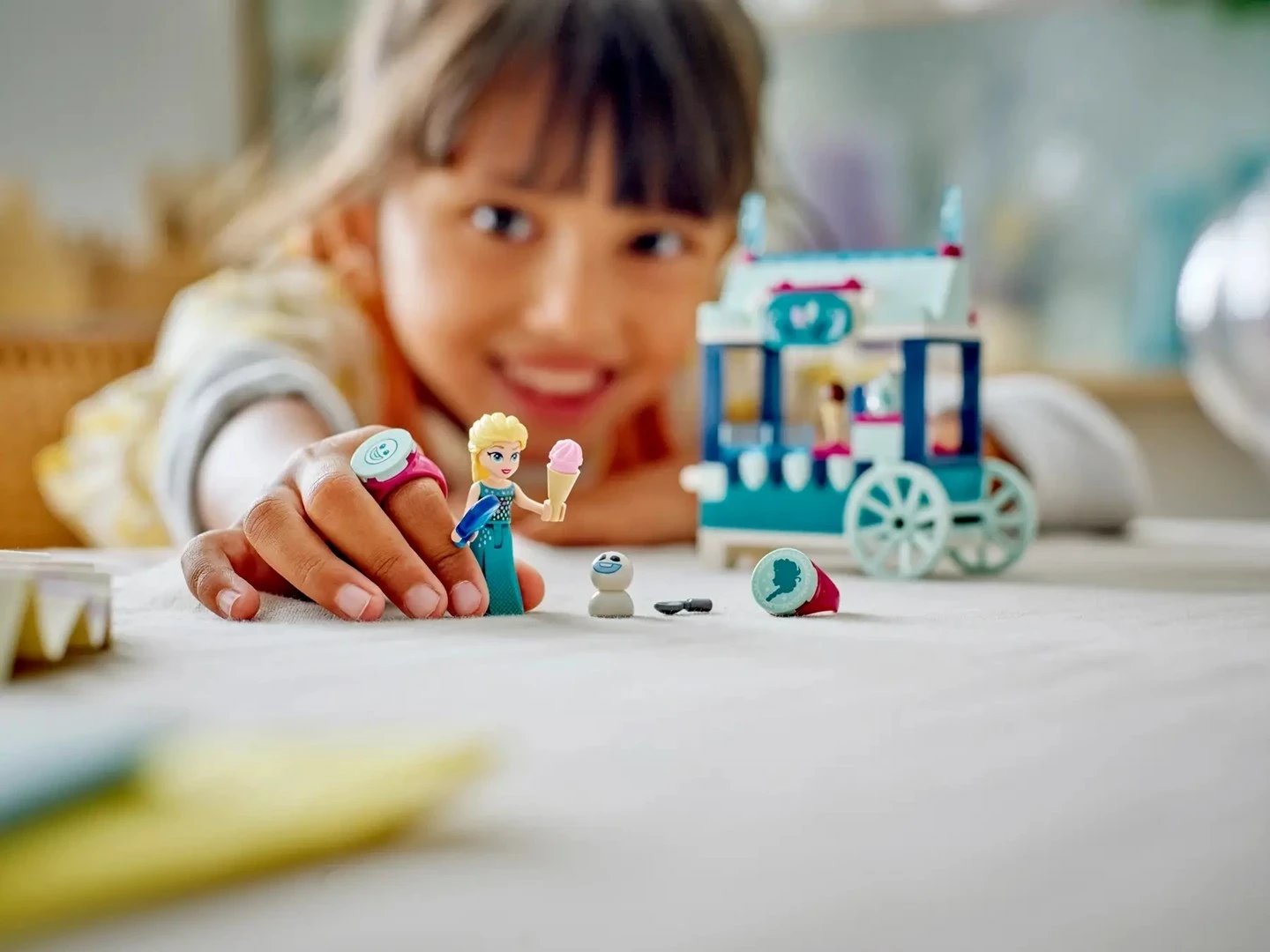 Set LEGO Disney 43234 Elsa's Frozen Treats, 82 pjesë