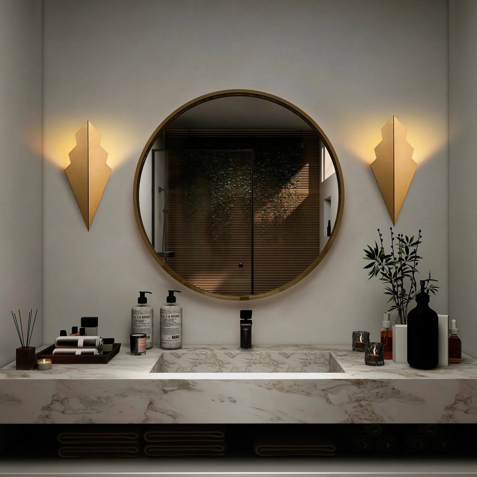 Llambë muri Opviq Arrow, ngjyrë ari, 17x40x15cm Llambë muri Opviq Arrow, ngjyrë ari, 17x40x15cm