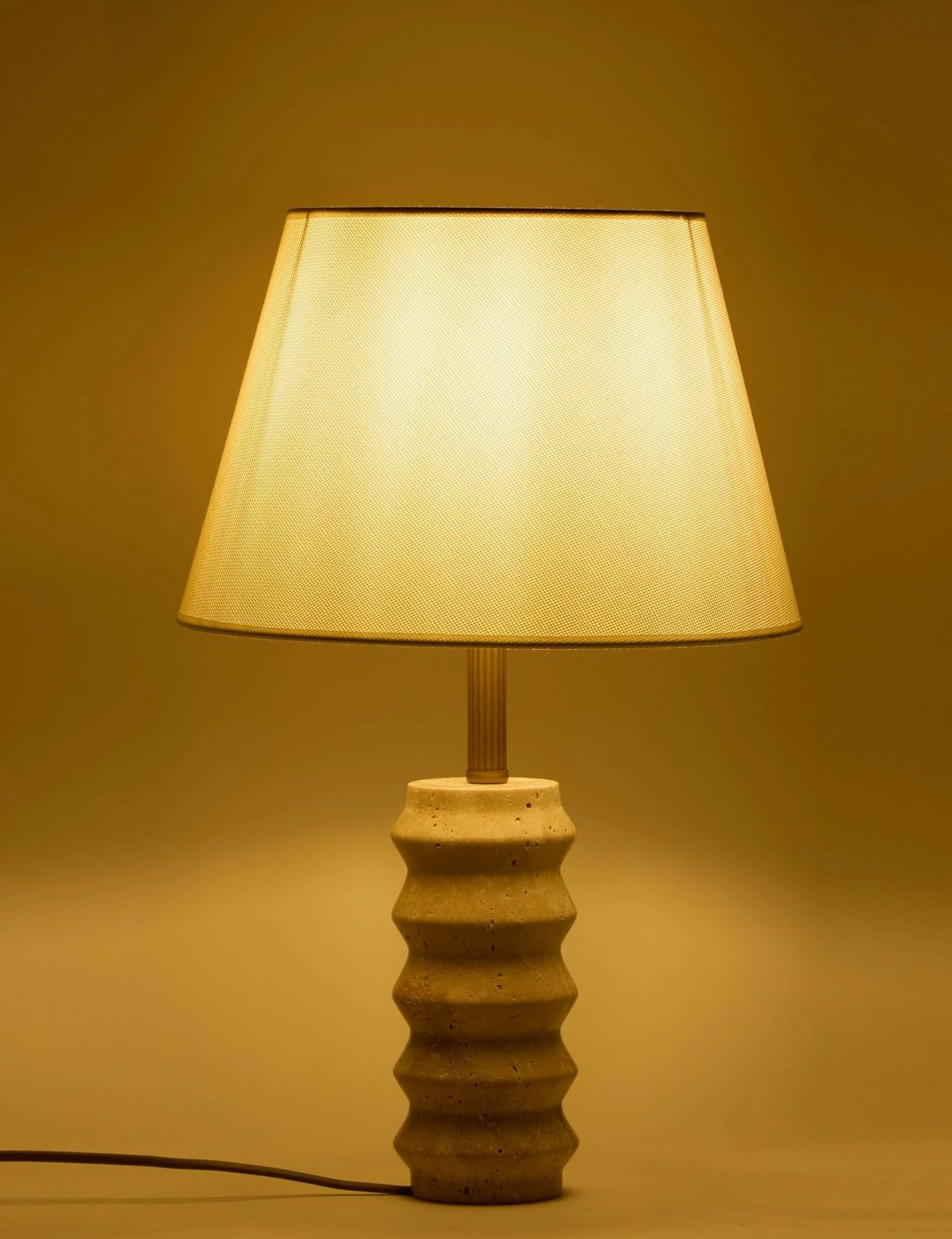 Llambë tavoline Opviq, Meya, krem