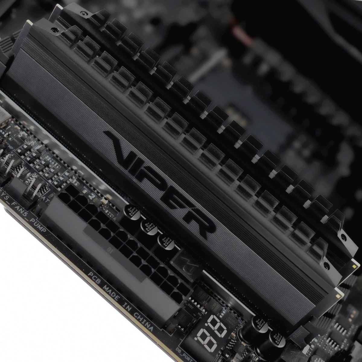 RAM Memorie Patriot Viper Blackout CL18, 16GB DDR4 RAM Memorie Patriot Viper Blackout CL18, 16GB DDR4