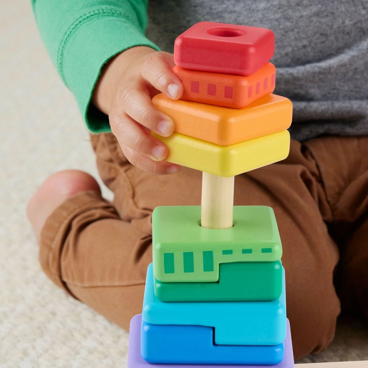 Lodër edukative prej druri Fisher Price HXT76, piramidë për renditje formash, shumëngjyrëshe, 25 pjesë