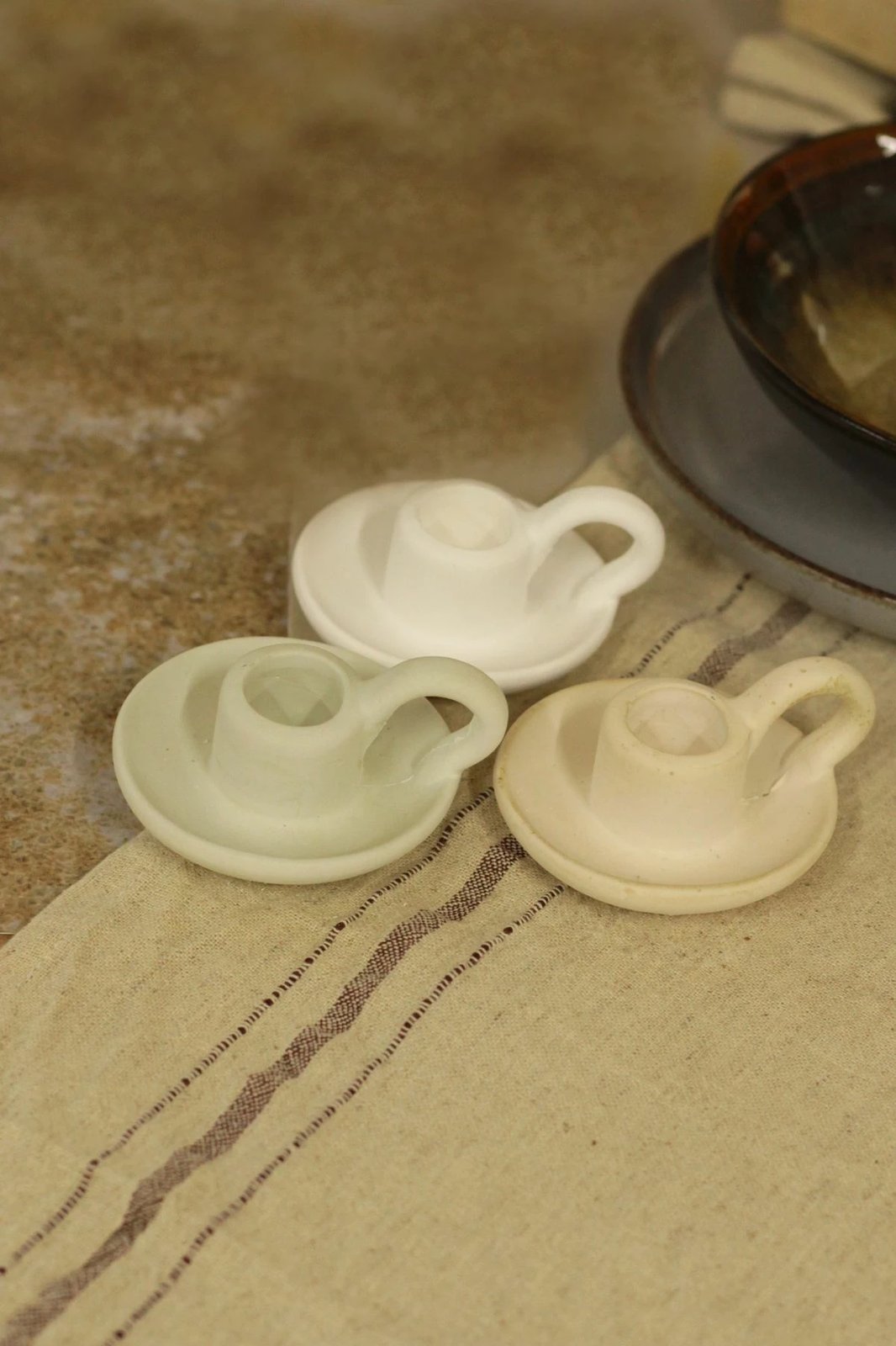 Set mbajtës qirinjsh prej betoni, 6 copë, ngjyrë khaki, bezhë, e bardhë, Evila Originals, Cup