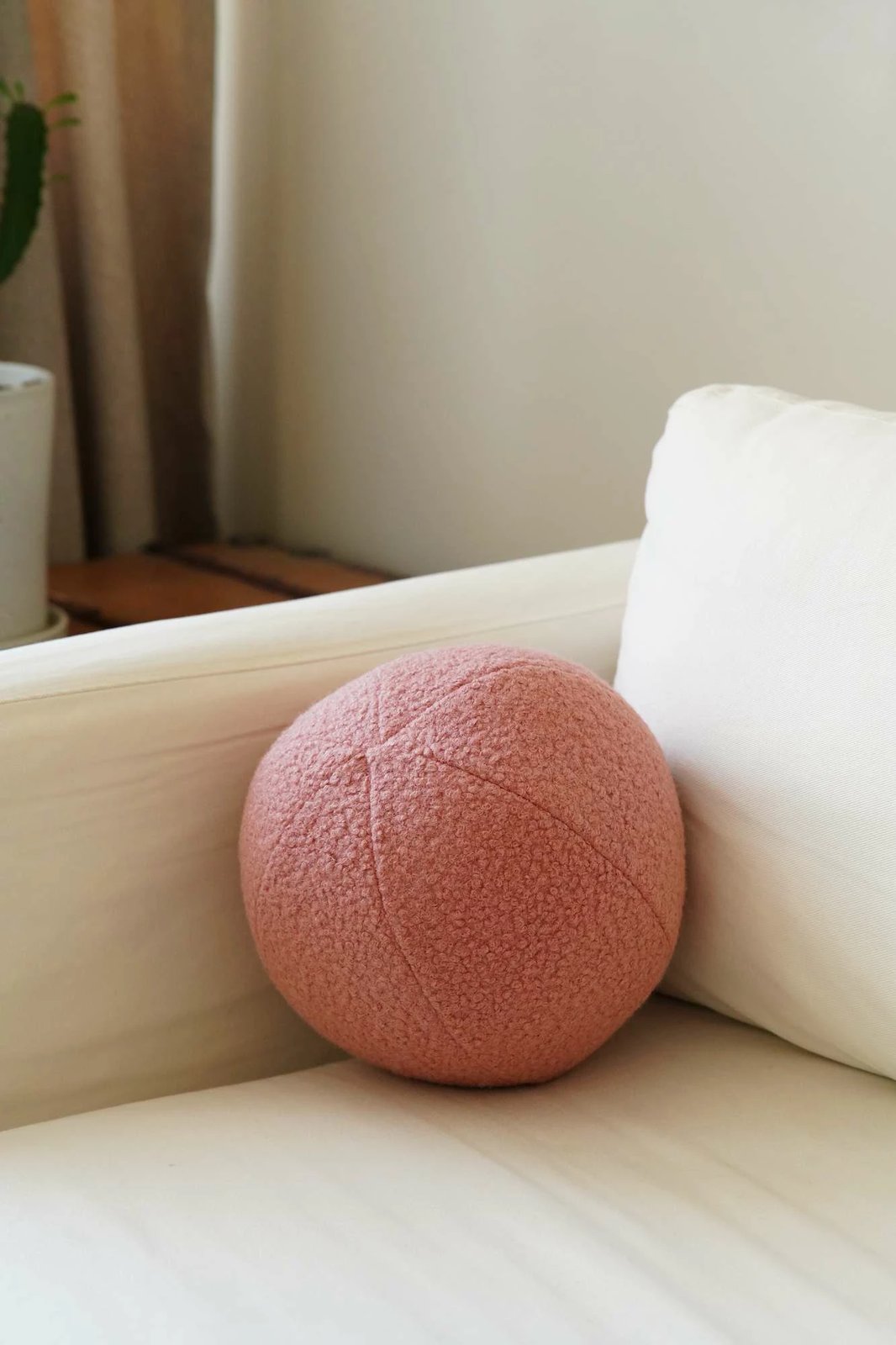 Jastëk dekorativ rozë, Teddy Top 25, Evila Originals, 25x25x25cm