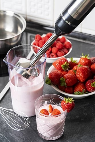 Blender dore, Adler CR 4621, 600W (1000W max), 2 shpejtësi me TURBO, gotë 600ml, shtojcë çelik inox dhe rrahëse, mini set 2‑në‑1, e zezë Blender dore, Adler CR 4621, 600W (1000W max), 2 shpejtësi me TURBO, gotë 600ml, shtojcë çelik inox dhe rrahëse, mini set 2‑në‑1, e zezë