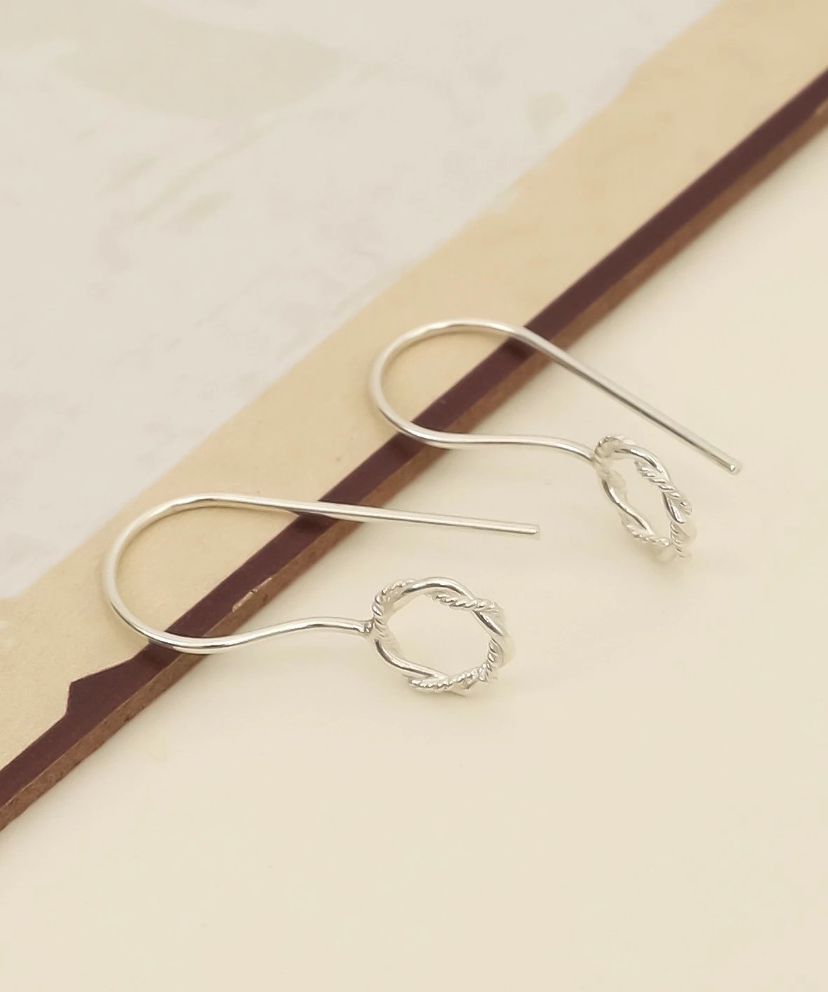 Vathë argjendi Jumeon, ASKP1020