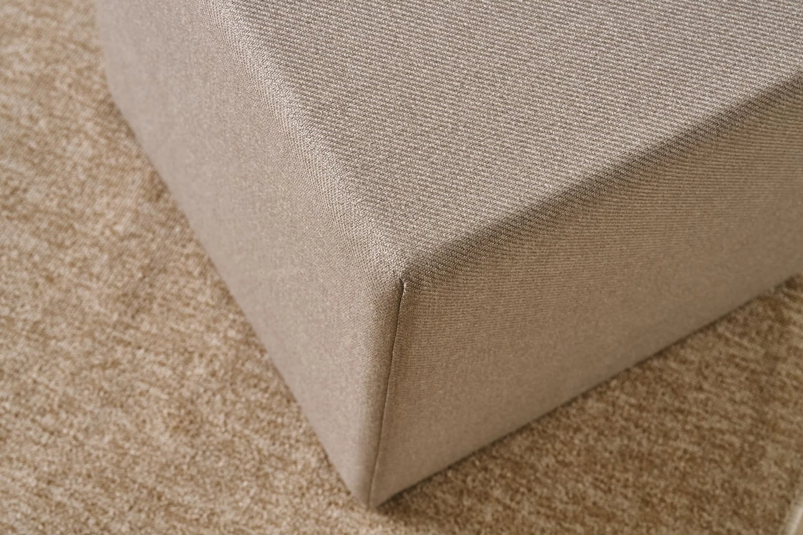 Puf Atelier del Sofa, Asos, bezhë