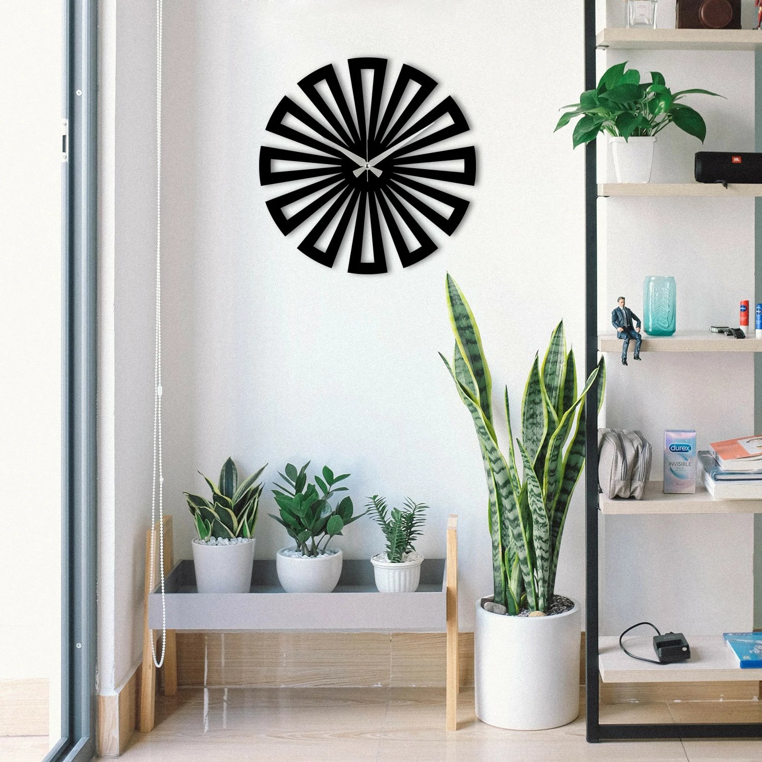 Orë muri dekorative prej metali, Wallity Enzoclock - S003, e zezë, 48x48cm