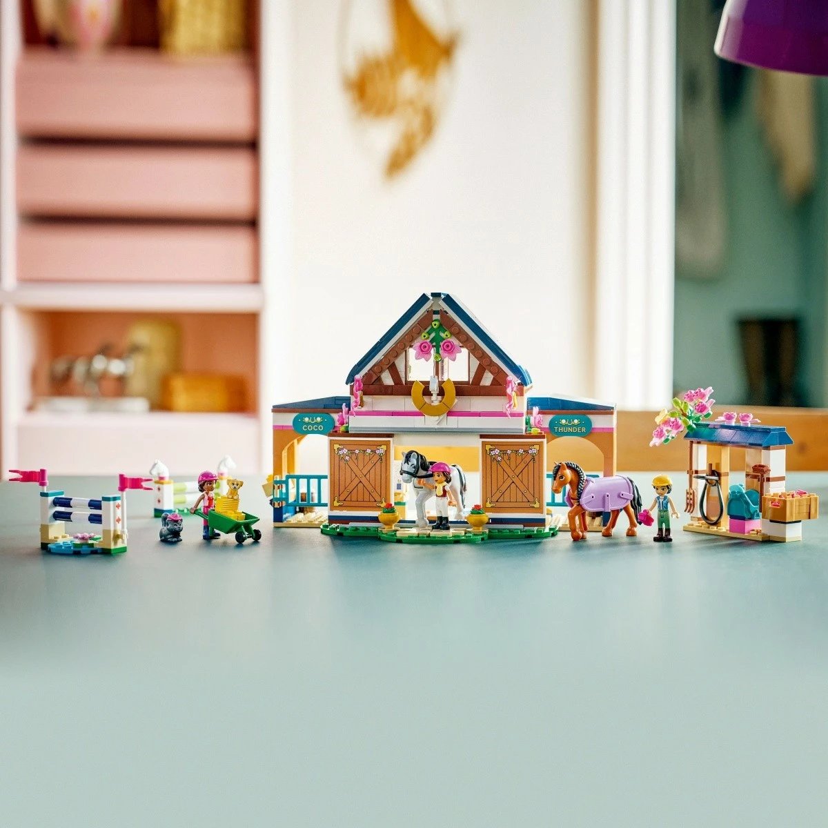 set ndërtimi, LEGO Friends 42688 Stable and Riding School, 735 pjesë, 7+