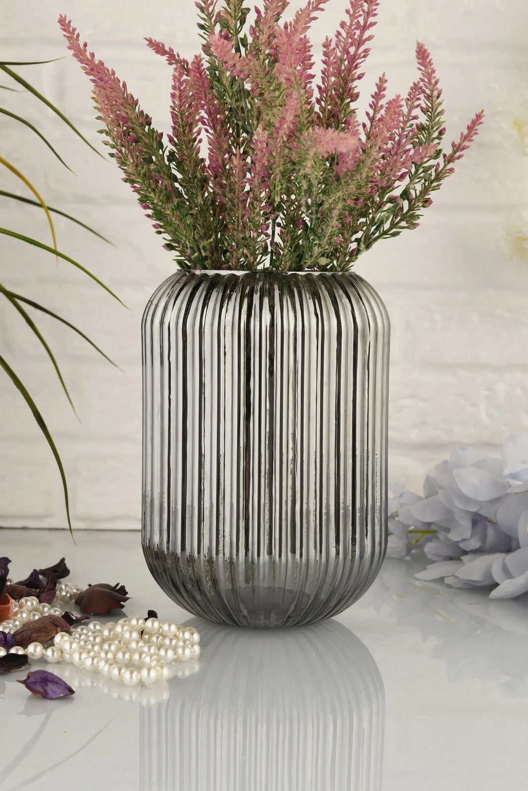 Vazo dekorative prej qelqi, ngjyrë fume, Aberto Design Line D20F, 10x20x10cm Vazo dekorative prej qelqi, ngjyrë fume, Aberto Design Line D20F, 10x20x10cm
