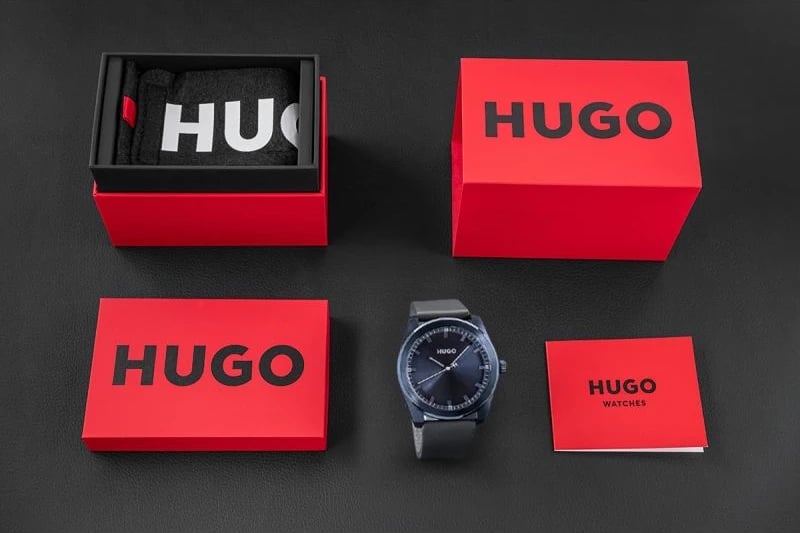 Orë dore për meshkuj Hugo, blu e errët