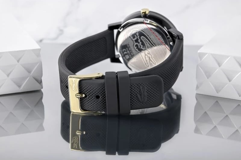 Orë dore për femra Lacoste, e zezë