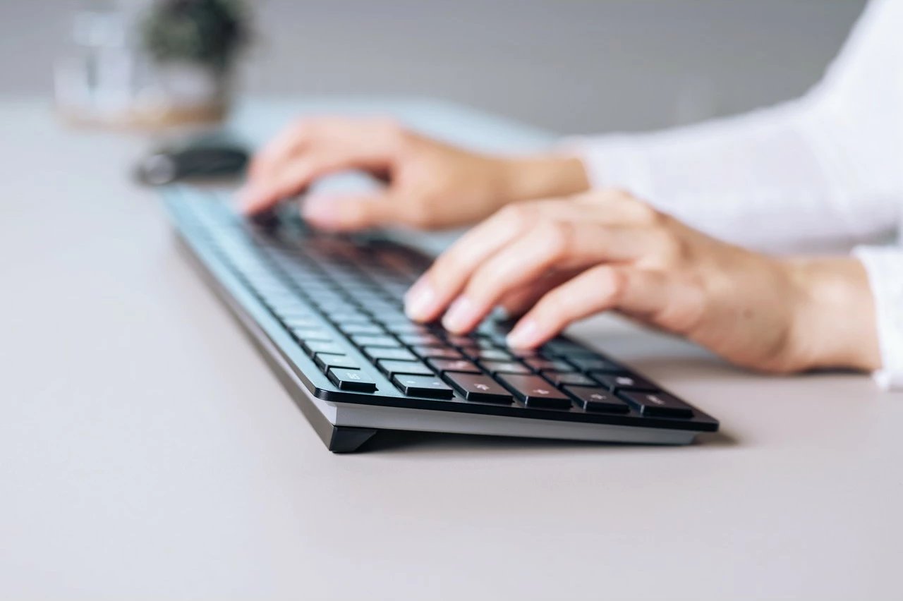 Tastierë Cherry KW 9100 SLIM, Wireless, RF Wireless + Bluetooth, QWERTY, Ngjyrë e zezë