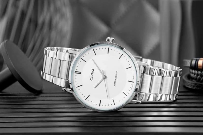 Orë dore për meshkuj CASIO, argjend