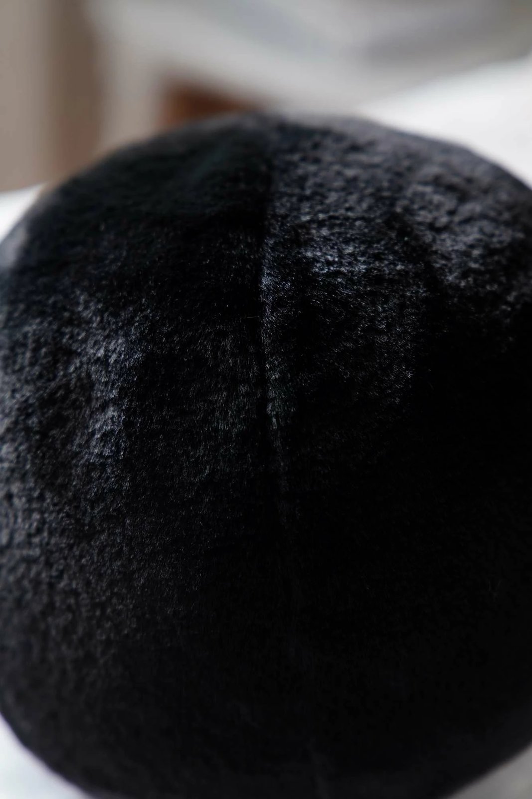 Jastëk i zi pelushi, Evila Originals, Top, 25x25x25cm