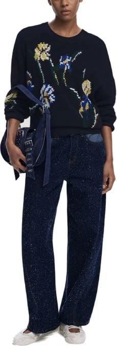 Maicë Desigual femra e zezë