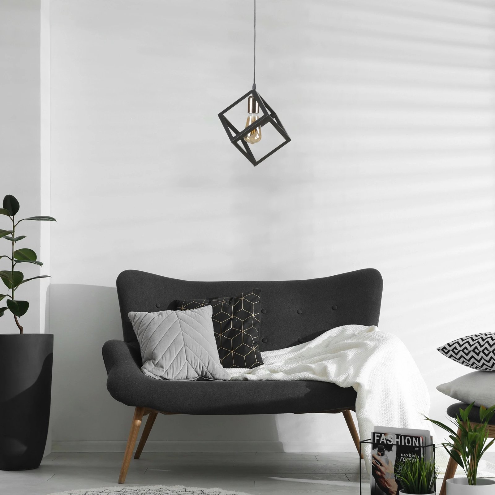 Llambë varëse Opviq, metal i zi, bakër, Kare Tekli, 26x65cm