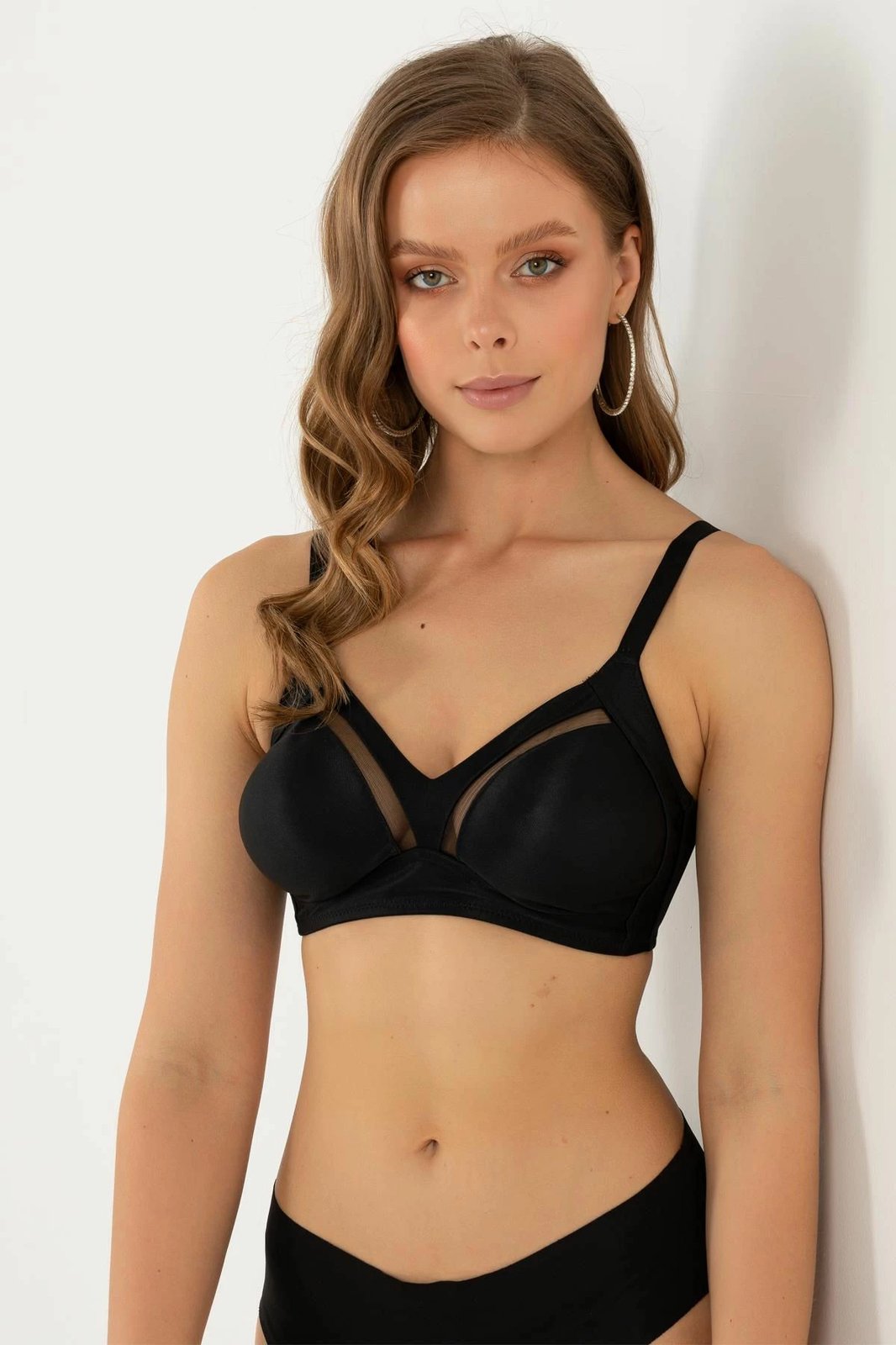 Sytjena Jumeon, 148-006835, e zezë