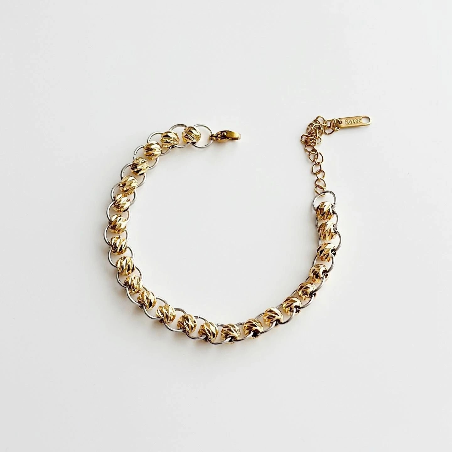 Byzylyk çeliku, ngjyrë ari, Jumeon, Doria