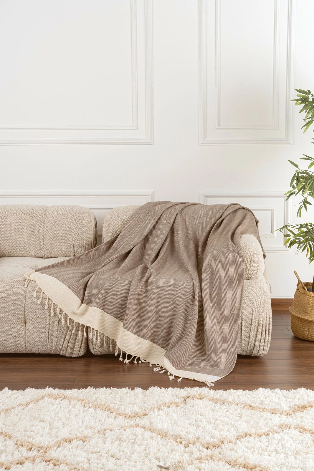 Mbulesë divani L'essentiel, ngjyrë kafe e çelët, Baliksirti