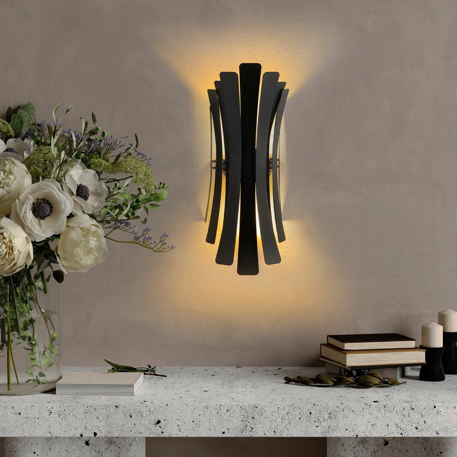 Llambë muri Opviq, Lınea - 15440, ngjyrë e zezë, trup metalik