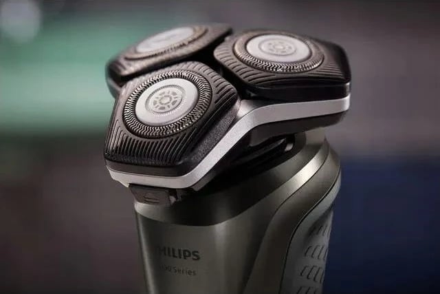 Makinë rroje elektrike Philips S5886/38, seri 5000, kafe + mbështjellës
