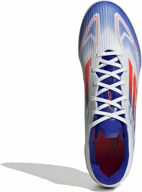 Atlete futbolli adidas për meshkuj, të bardha dhe blu