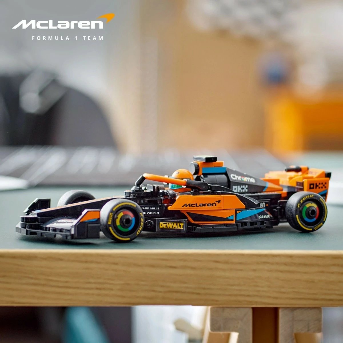 Set LEGO Speed Champions McLaren Formula 1 Race Car 2023, 245 pjesë, portokalli/zi
