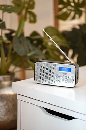 Radio portativ, Adler, CR 1179, DAB/DAB+/FM, ekran LCD, memorie 20 stacione, alarm, bateri 2000mAh, argjendtë/zezë