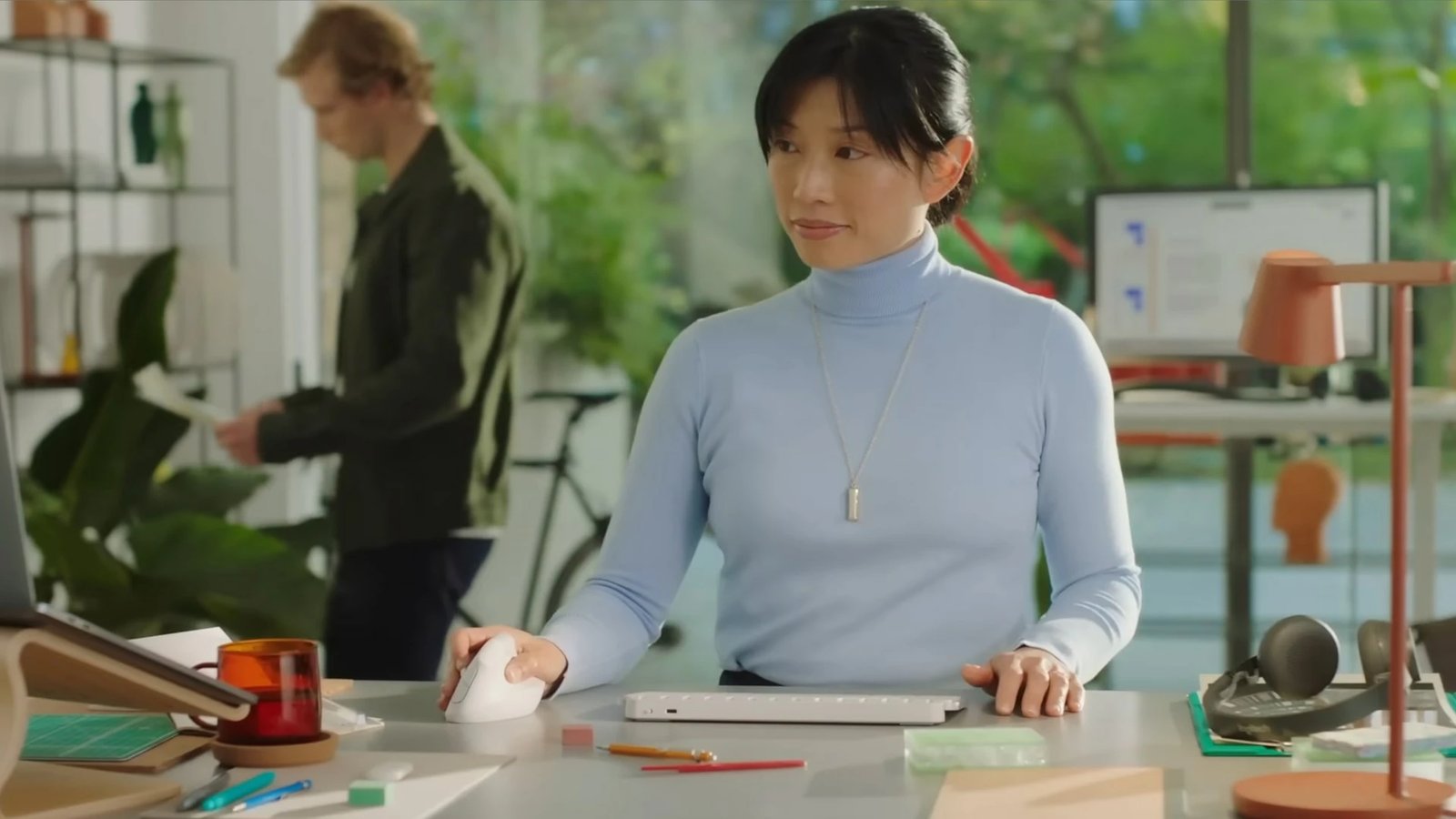 Maus ergonomik vertikal Logitech Lift, wireless, 4000 DPI, rozë