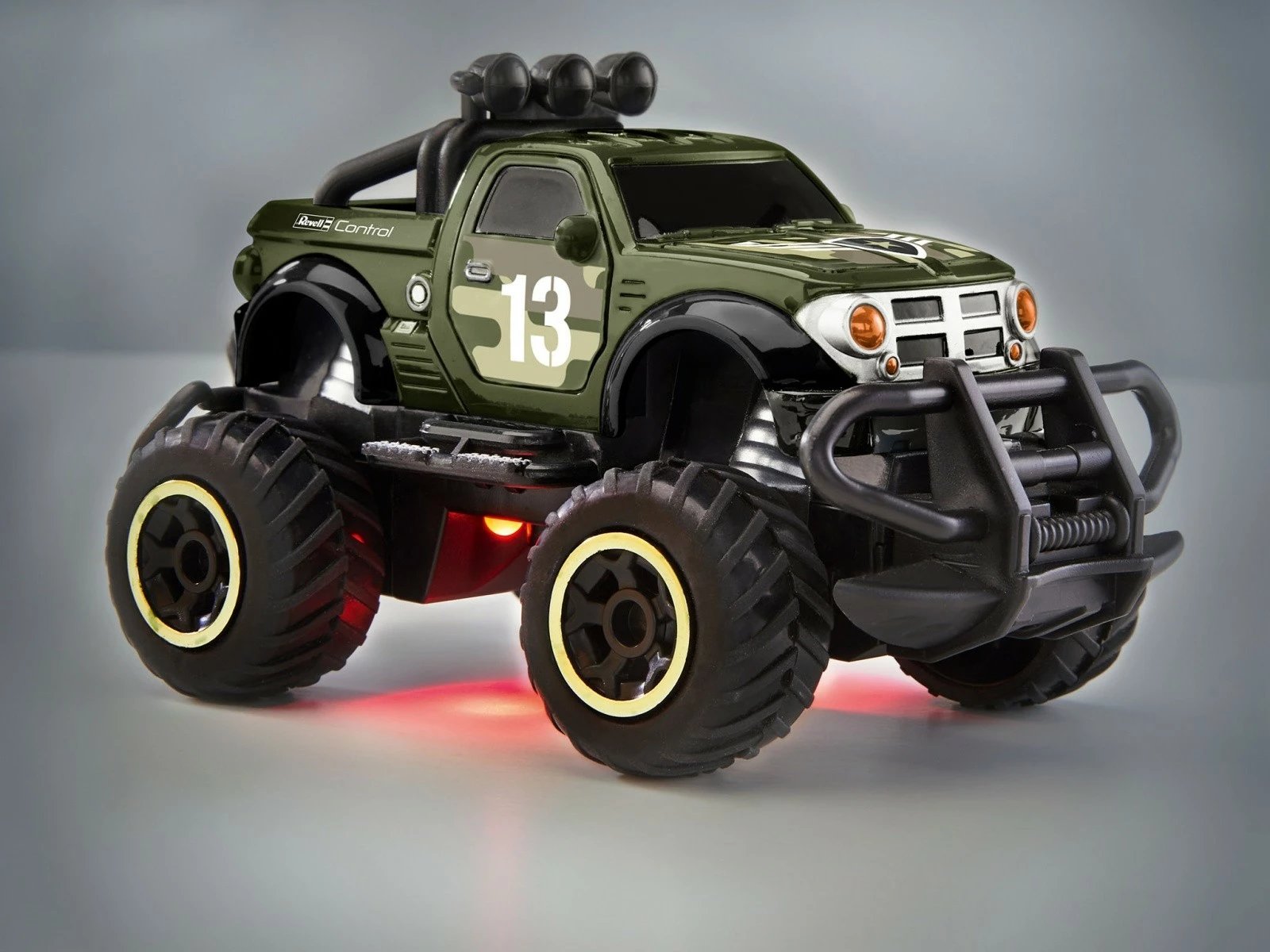 Makine lodër me telekomandë Revell RC Dodge RAM Field Hunter, 1:43, e zezë/e gjelbër