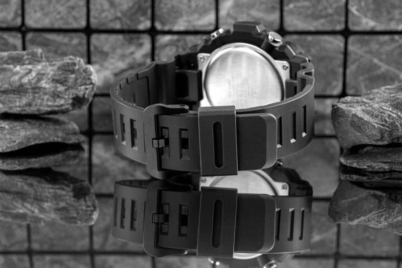 Orë dore për meshkuj CASIO, e zezë