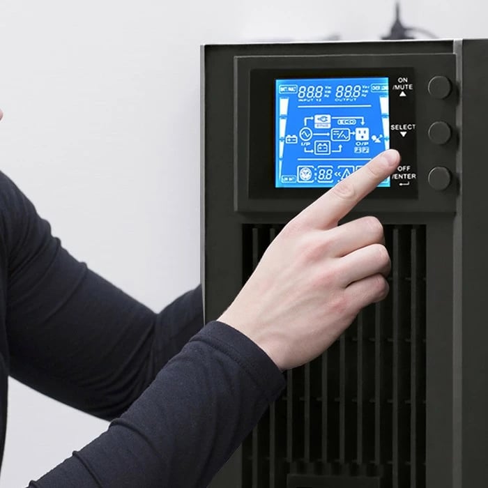 Kasë UPS Qoltec 53042, 1KVA 800W, valë e pastër sinus, LCD, USB, e zezë Kasë UPS Qoltec 53042, 1KVA 800W, valë e pastër sinus, LCD, USB, e zezë