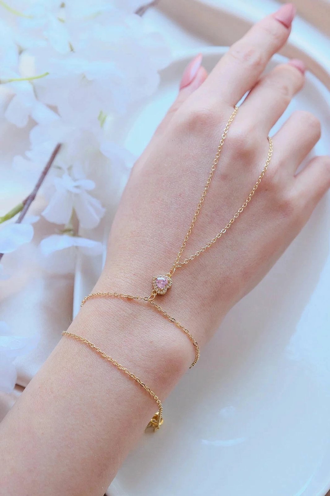 Byzylyk Jumeon, ngjyrë ari, mbyllje me kapëse