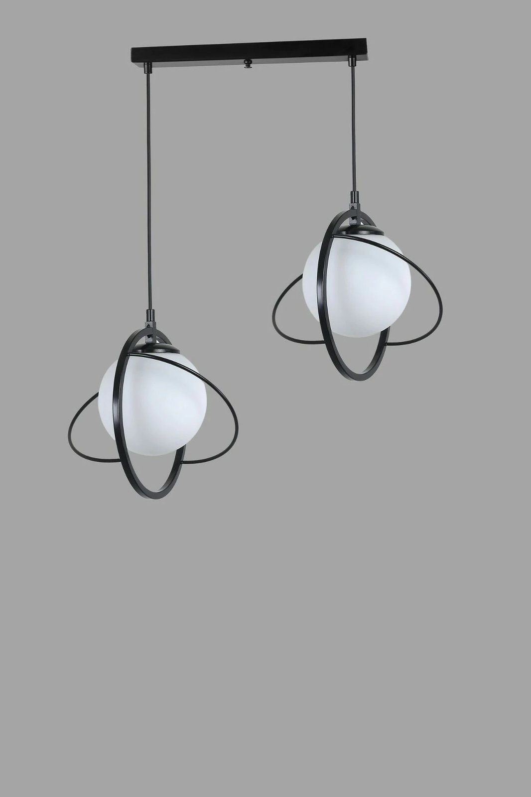 Llambë tavani Opviq, model 8773-5, metal, e zezë dhe e bardhë