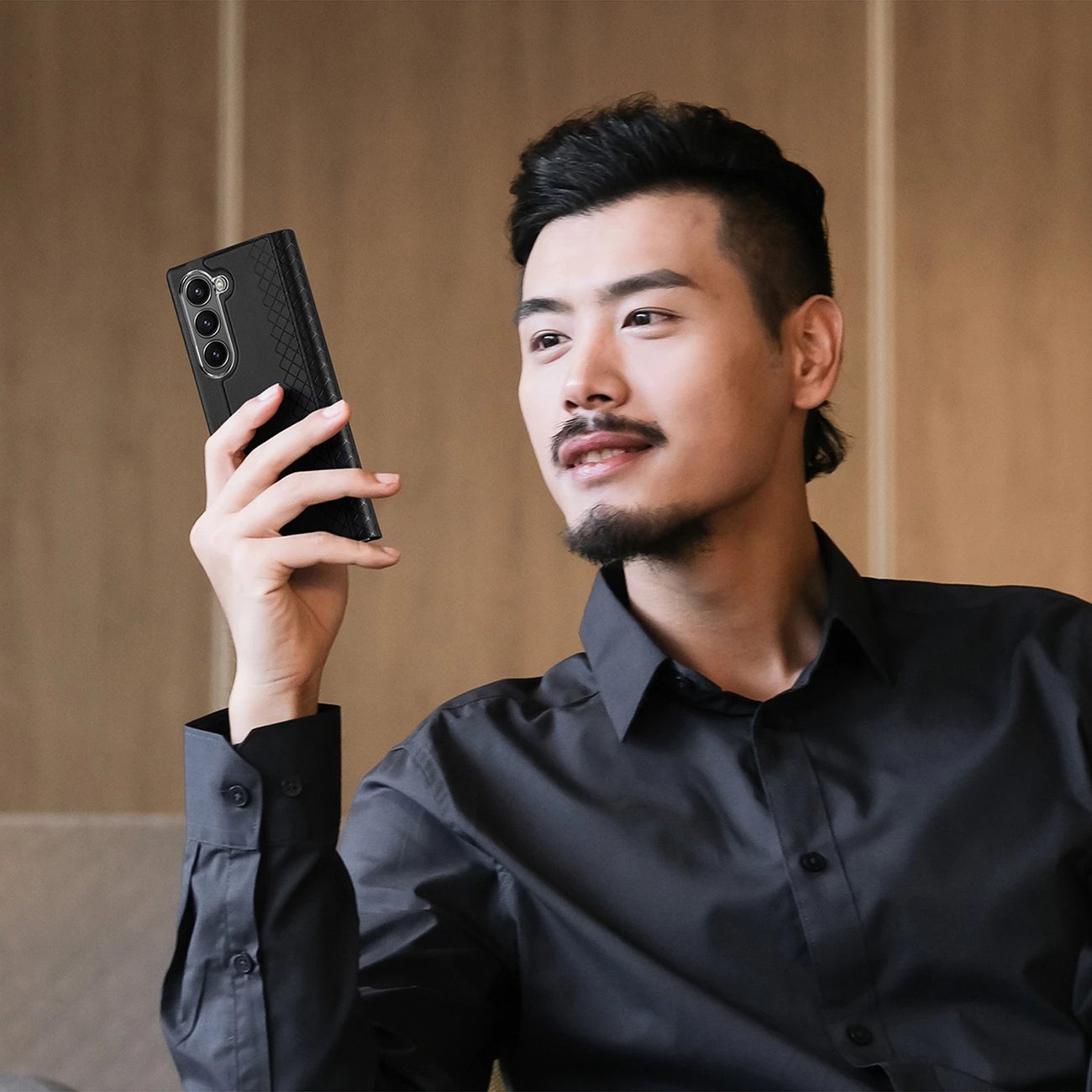 Mbështjellës Dux Ducis Brill për Samsung Galaxy Z Fold 6, me kapëse magnetike, xhep për kartë, eko-lëkurë, i zi