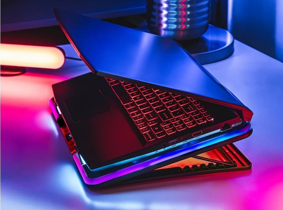 Bazë ftohëse laptopi, Tracer, GameZone Snowman PRO TRASTA47590, për 17.3 inch, 2 ventilatorë 90 mm 1350 RPM, 6 nivele rregullimi, ekran shpejtësie, RGB, 2x USB, e zezë