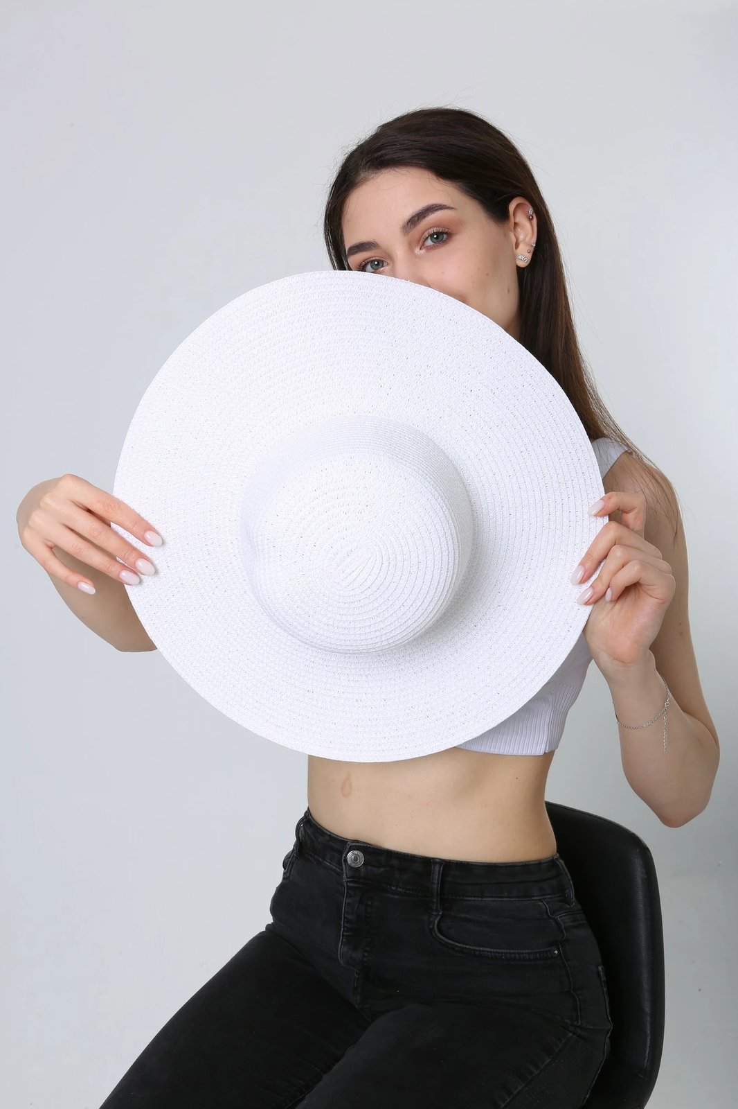 Kapelë e bardhë për gra, Jumeon, Hsr2005