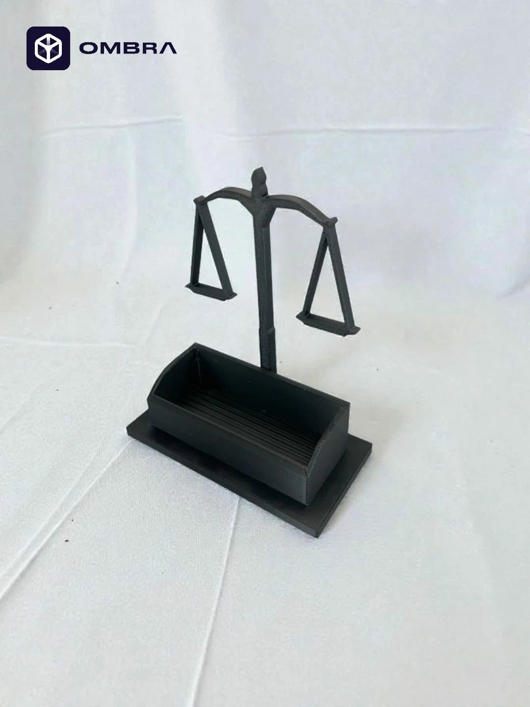 Mbajtëse për vizitëkarta në formë peshore e drejtësisë, e zezë