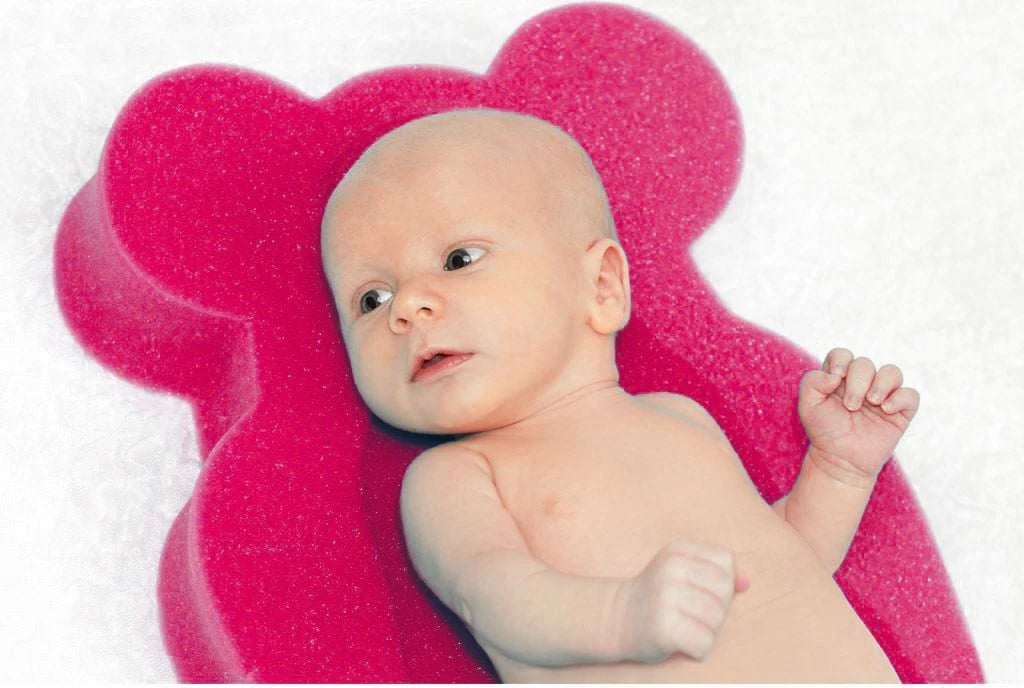 Jastëk shkumë për banjo bebe, New Baby BASIC Bear Maxi, 58 cm, për foshnje nga lindja, i kuq