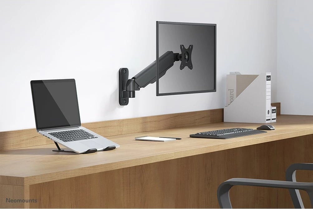 Mbajtëse muri për monitor/TV Neomounts WL70-440BL11, gas spring, full motion, 17-32 inç, e zezë