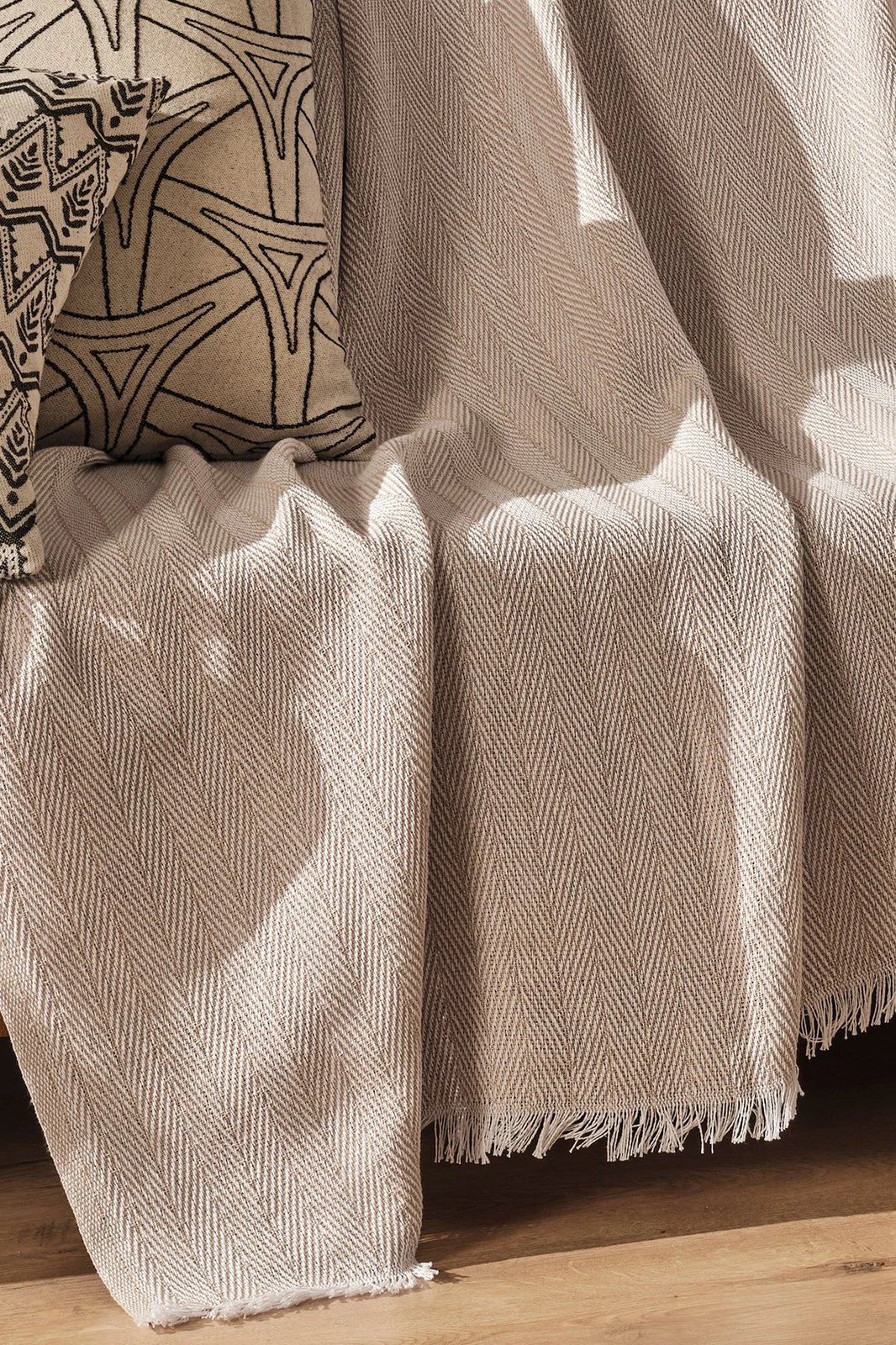 Mbulesë divani Milano, ngjyrë bezhë, L'essentiel