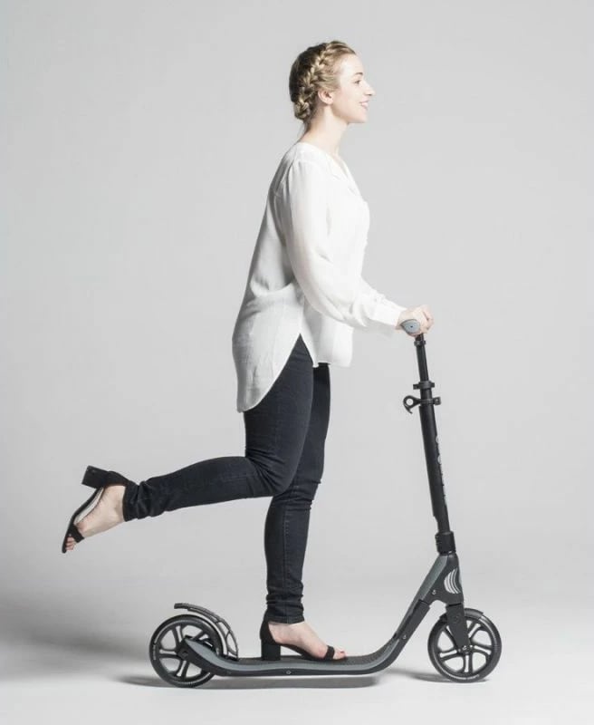 Trotinetë për të gjithë Globber, e zezë dhe e gjelbër