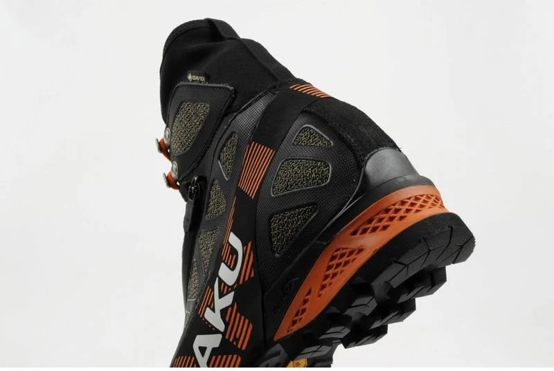 Atlete trekkingu për meshkuj Aku, të zeza