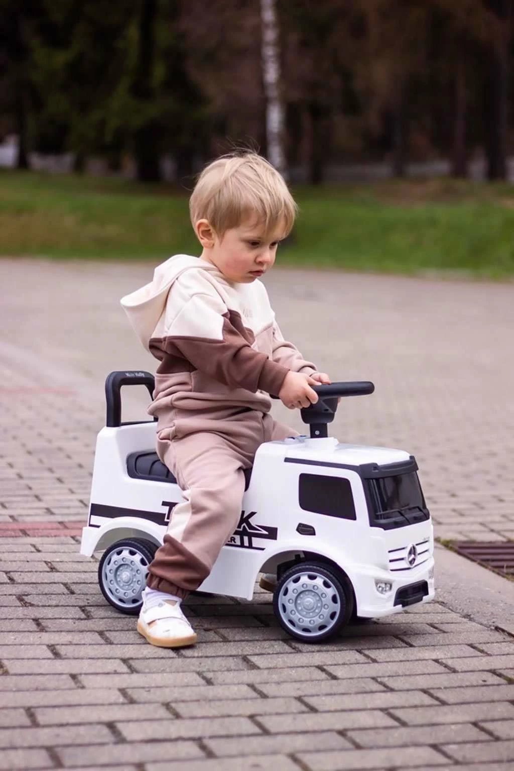 ride-on kamion policie për fëmijë, Milly Mally Mercedes Antos, drita e tinguj, 12–36 muaj, blu