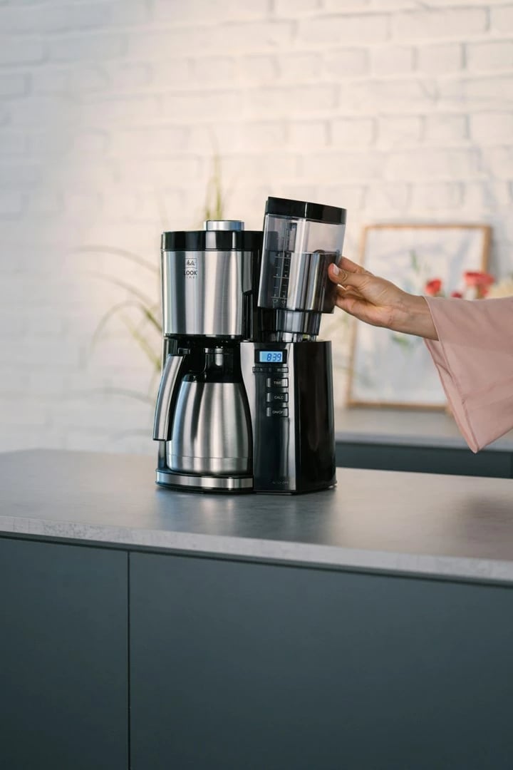 Aparat kafeje Melitta 1025-18, i zi Aparat kafeje Melitta 1025-18, i zi